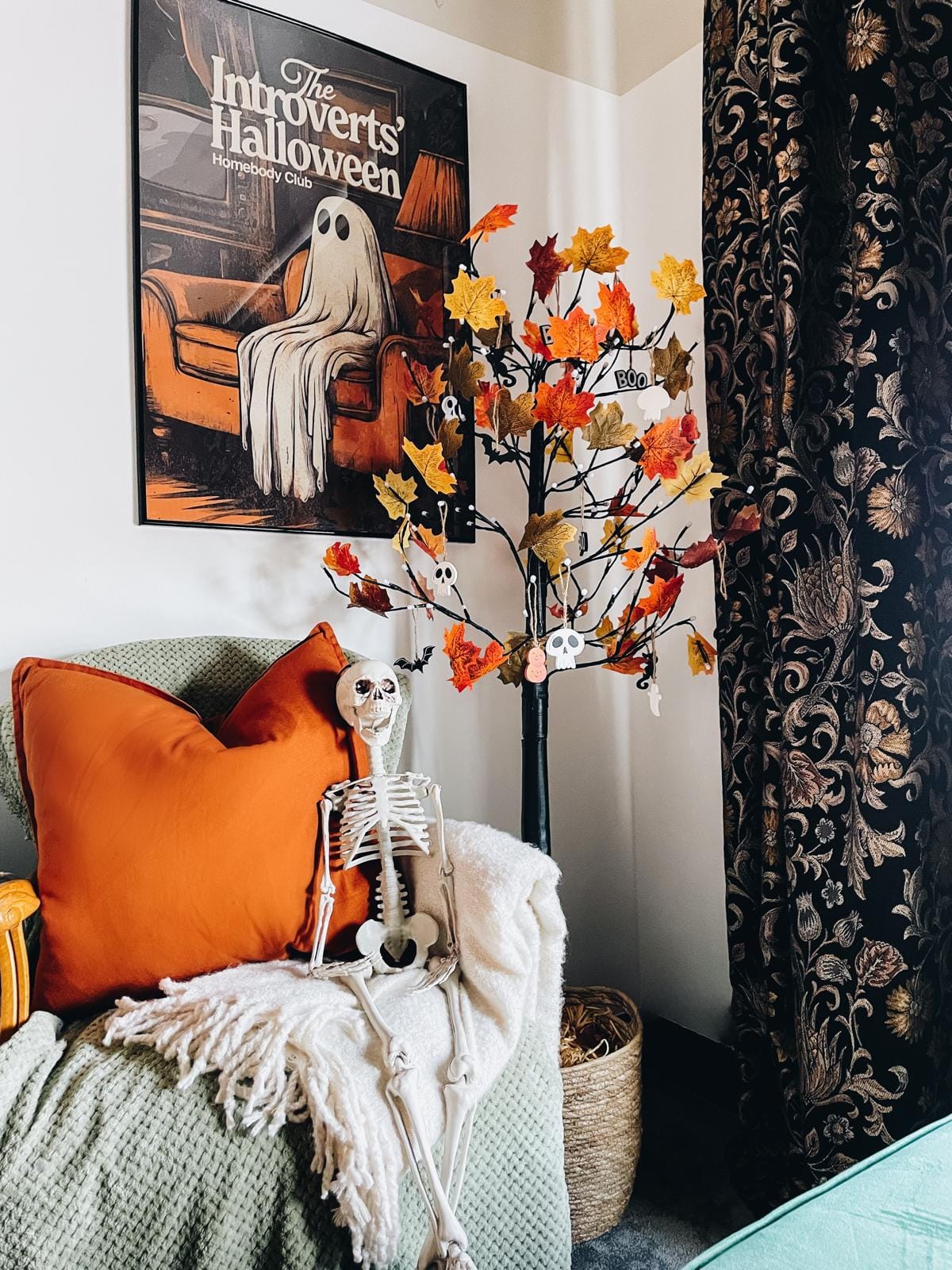 How to turn a Boring Corner into Halloween heaven